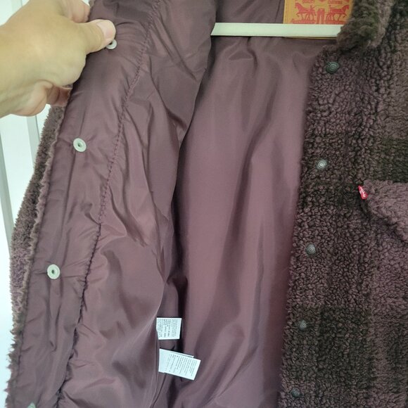 Levi's Men's Cozy Vintage Relaxed Fit Sherpa Jacket in a purple and brow size M - Picture 4 of 5